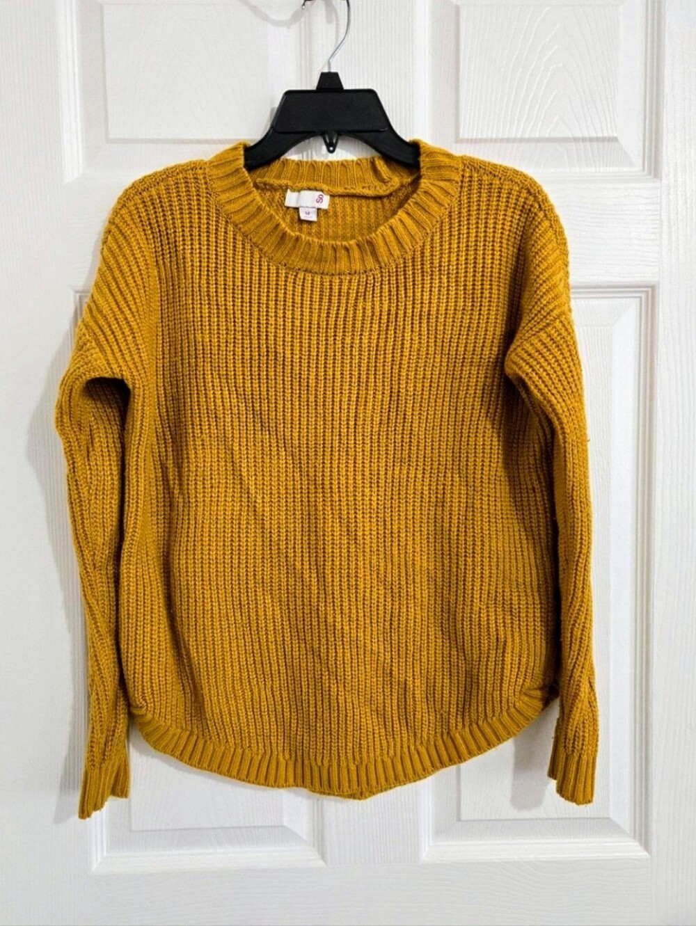 SO Women’s Chunky Knit Crewneck Sweater Size M Fall Cozy Yellow